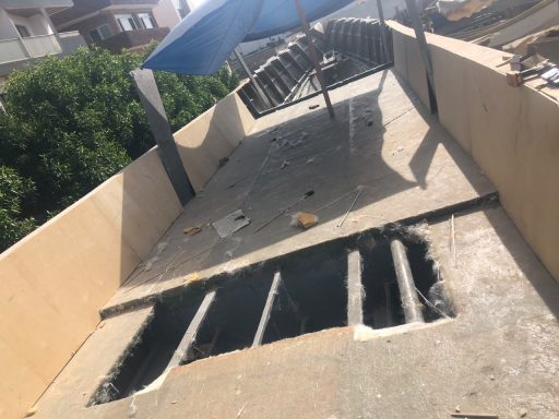 TourVessels – Fiberglass layup process TourVessels fiberglass layup – layer by layer hull construction. Unsinkable open boat.